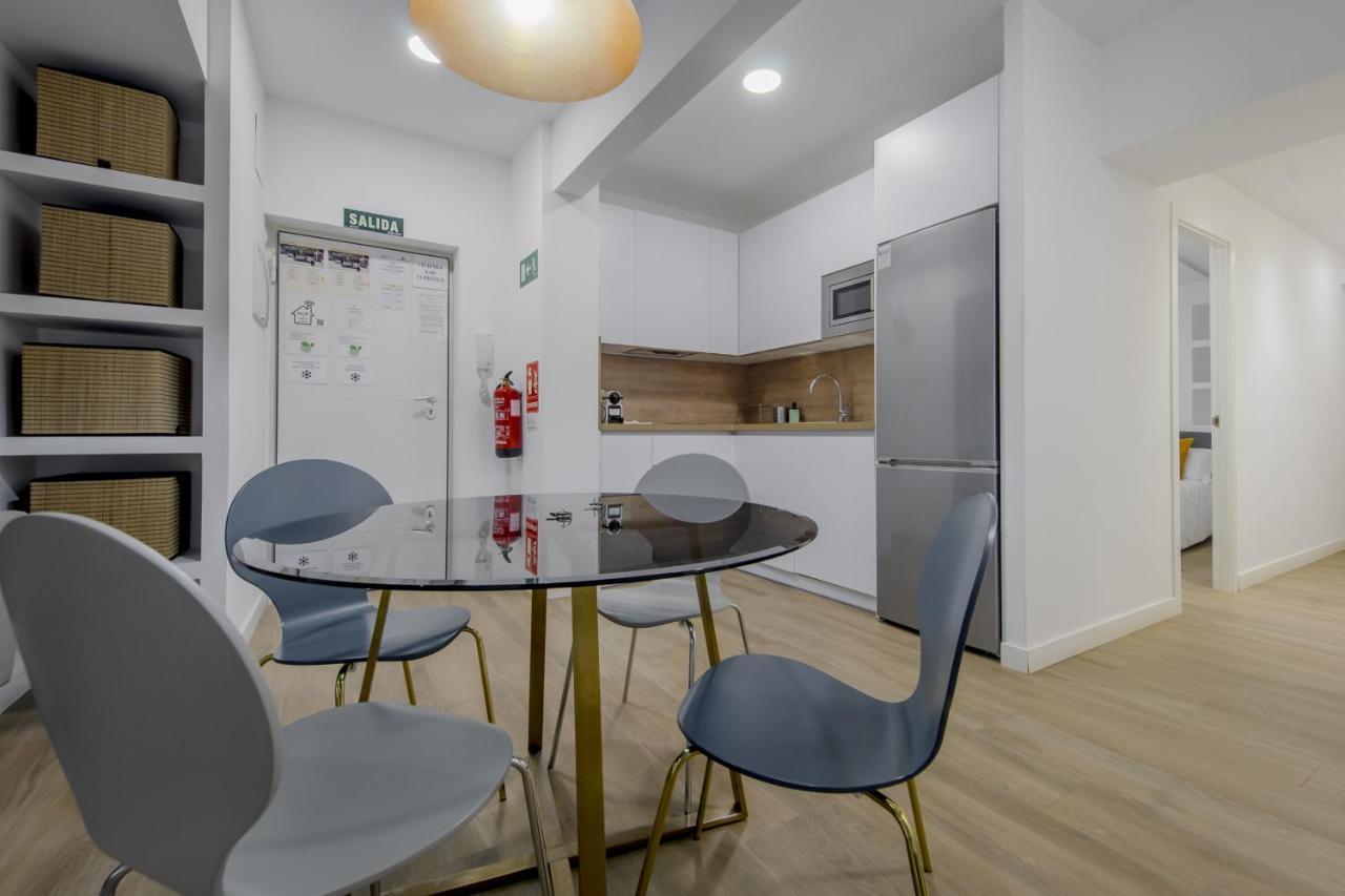Nuevo Piso Para 7 En El Corazon Del Rastro/Madrid Bagian luar foto