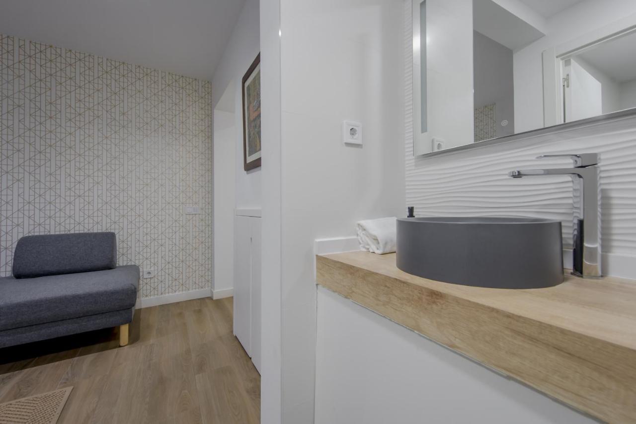 Nuevo Piso Para 7 En El Corazon Del Rastro/Madrid Bagian luar foto